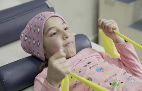 Sumaya haciendo rehabilitación