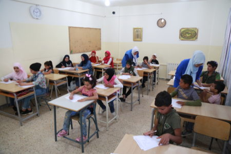 Nuestros niños en clase de matemáticas