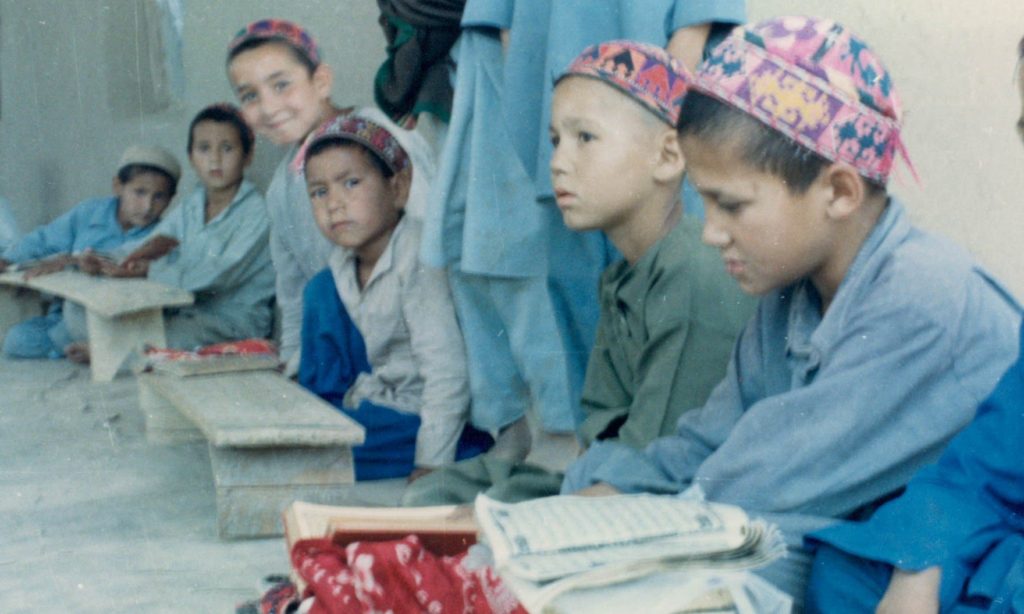Niños en una madrasa