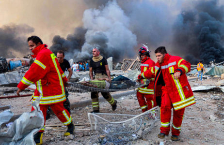 Equipos de rescate en la explosión