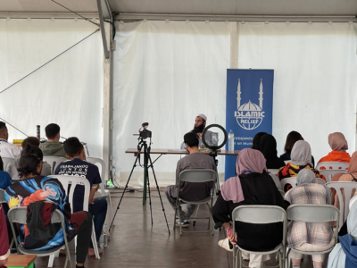 Voluntarios en el Blue Day de Islamic Relief España