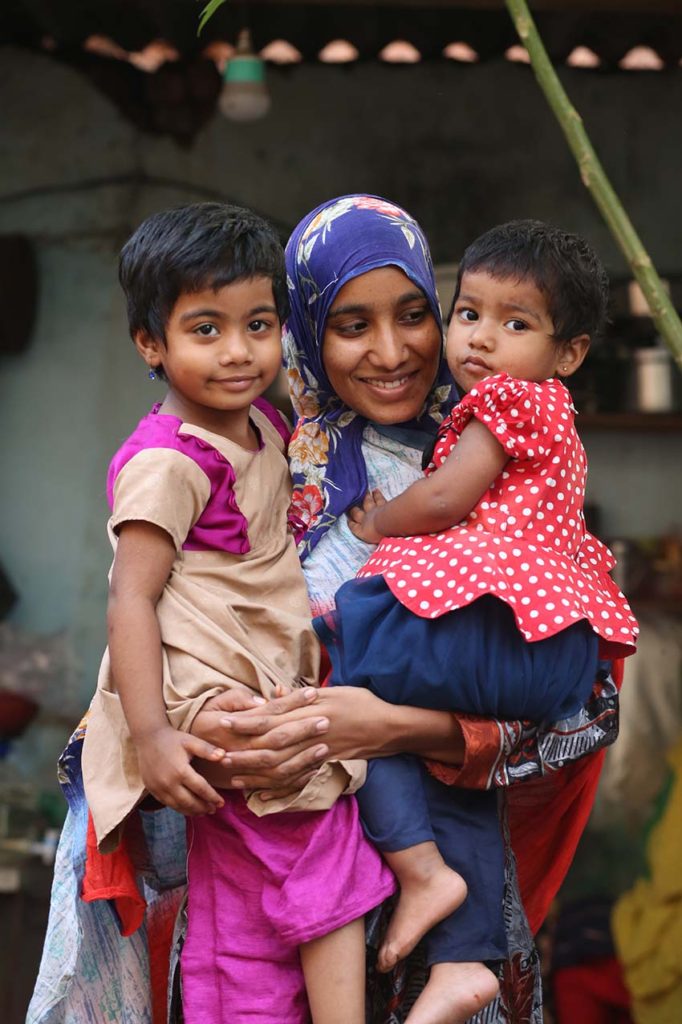 Tannu, madre soltera de dos hijos de Hyderabad, India, recibió el apoyo de Islamic Relief para ganarse la vida de manera confiable y aprender sobre sus derechos.