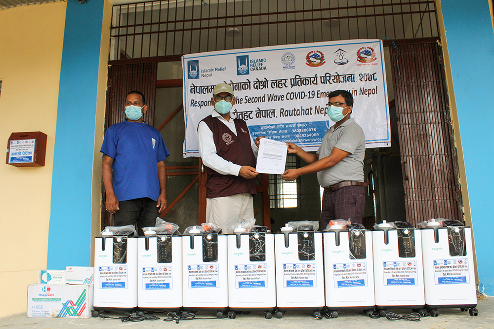 La respuesta de Islamic Relief a la pandemia de Covid-19 incluyó la provisión de equipos y suministros médicos vitales a instalaciones de salud desbordadas en Nepal.
