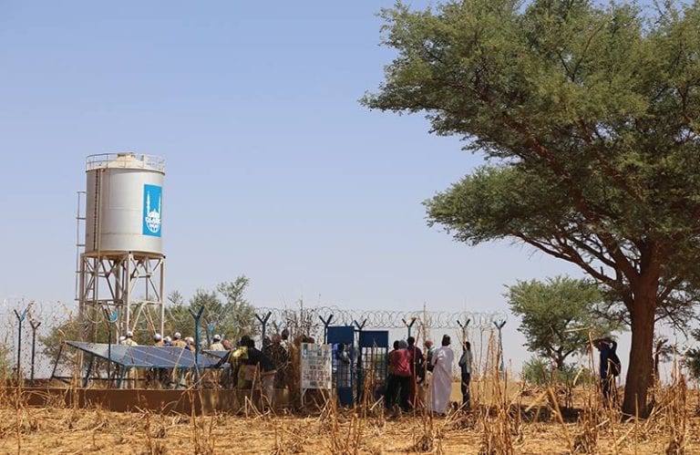 Pozo alimentado por energía solar