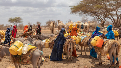 Los habitantes de la aldea de Shimbirey, acorralada por la sequía, ahora pueden obtener agua potable a través de un sistema de agua construido por Islamic Relief